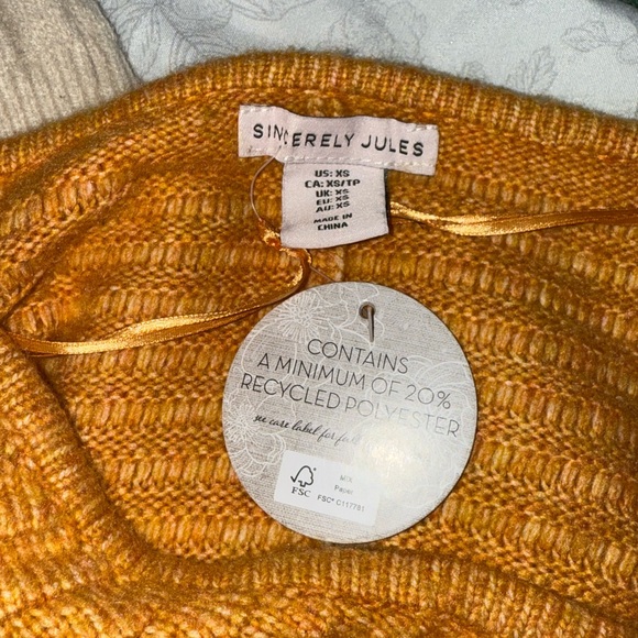 Cropped Ribbed Sweater - Picture 4 of 4